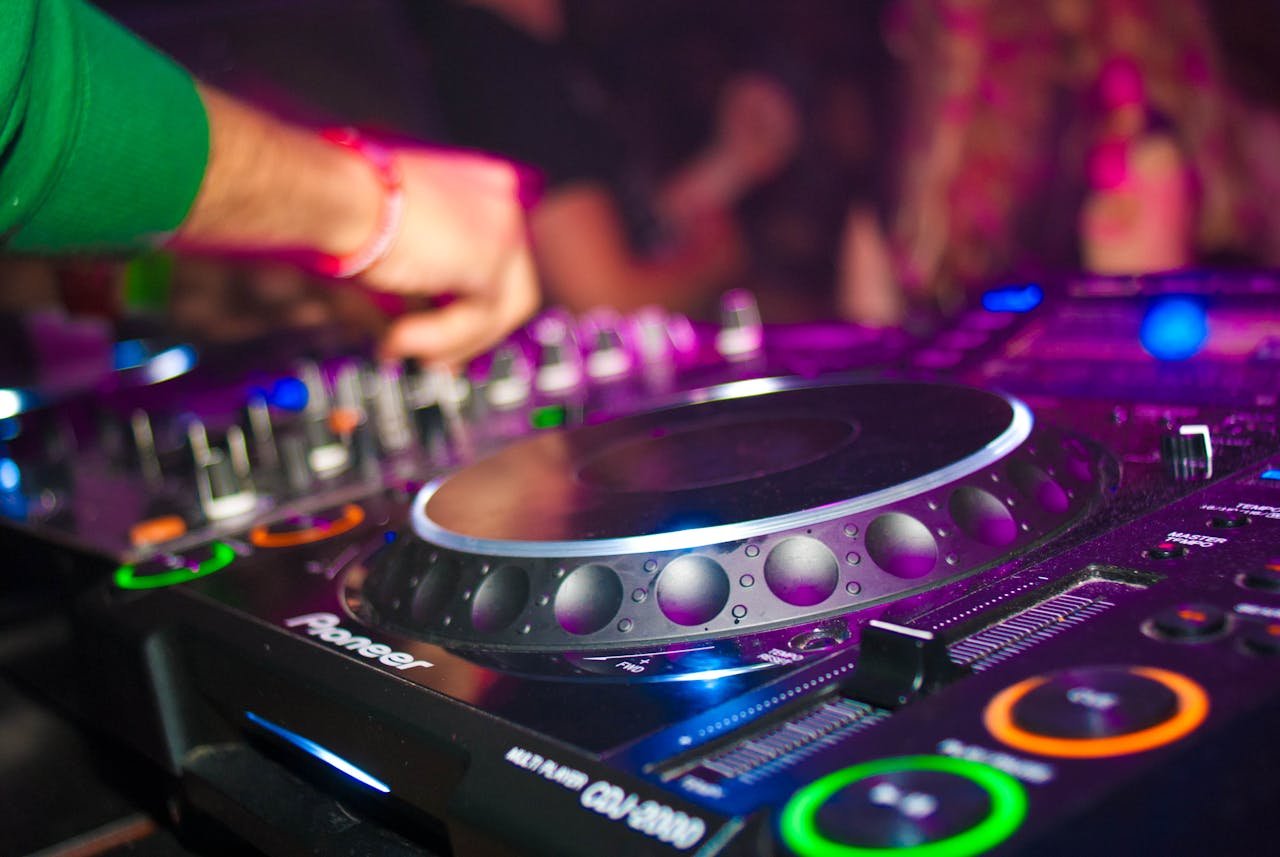 Festival Seizoen Begint! DJ’s Bereiden Zich Voor op Grote Shows 6 Festival Seizoen Begint! DJ’s Bereiden Zich Voor op Grote Shows