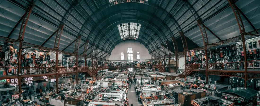 A Splintered Mirror: Chinese Poetry From the Democracy Movement” Unveils Emotional Depths with Shu Ting’s Assembly Line Metaphor (b. 1952)