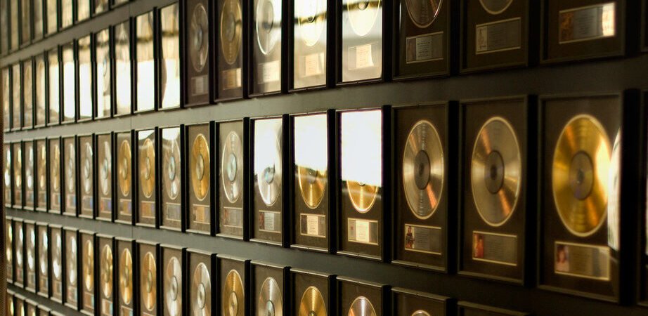 Clint Black’s Unconventional Path Becomes a Hall of Fame Exhibit