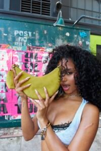 Kate Spade, Tyla